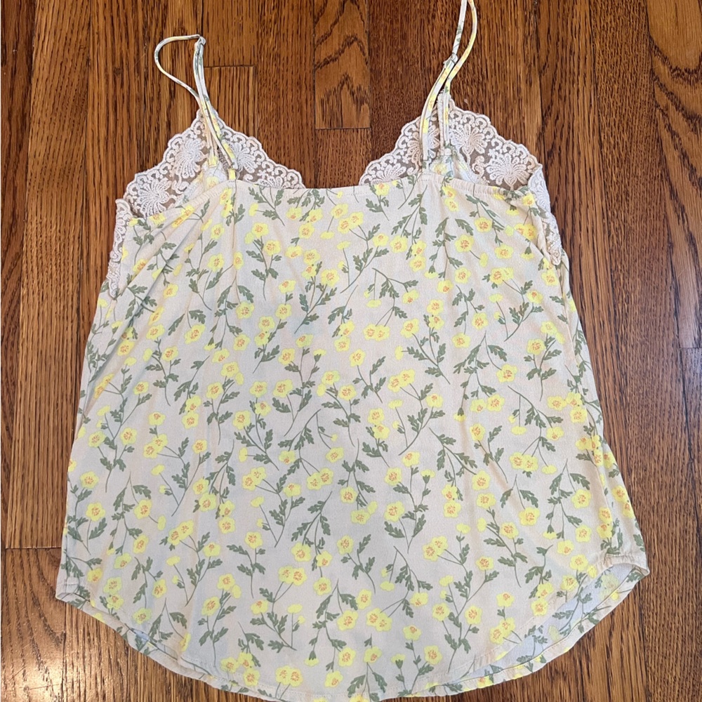 Floral tank with lace - Picture 2 of 3